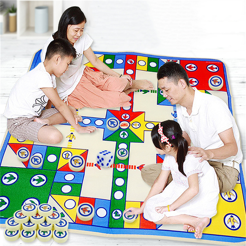 ビッグフライングチェスカーペットパーティーフロアゲームおもち - Board Game Path のレビューと価格